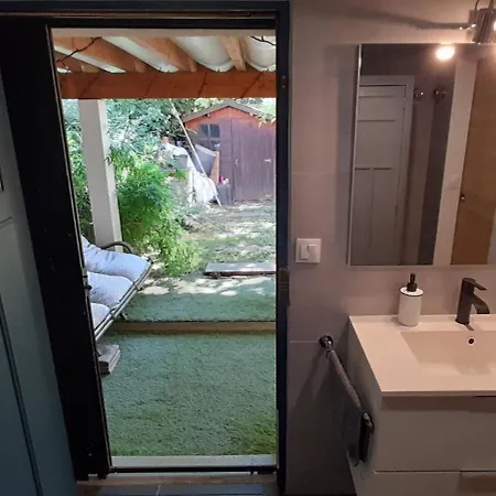 2 Pieces De Plain-pied Avec Parking Et Jardin Au Calme Apartment